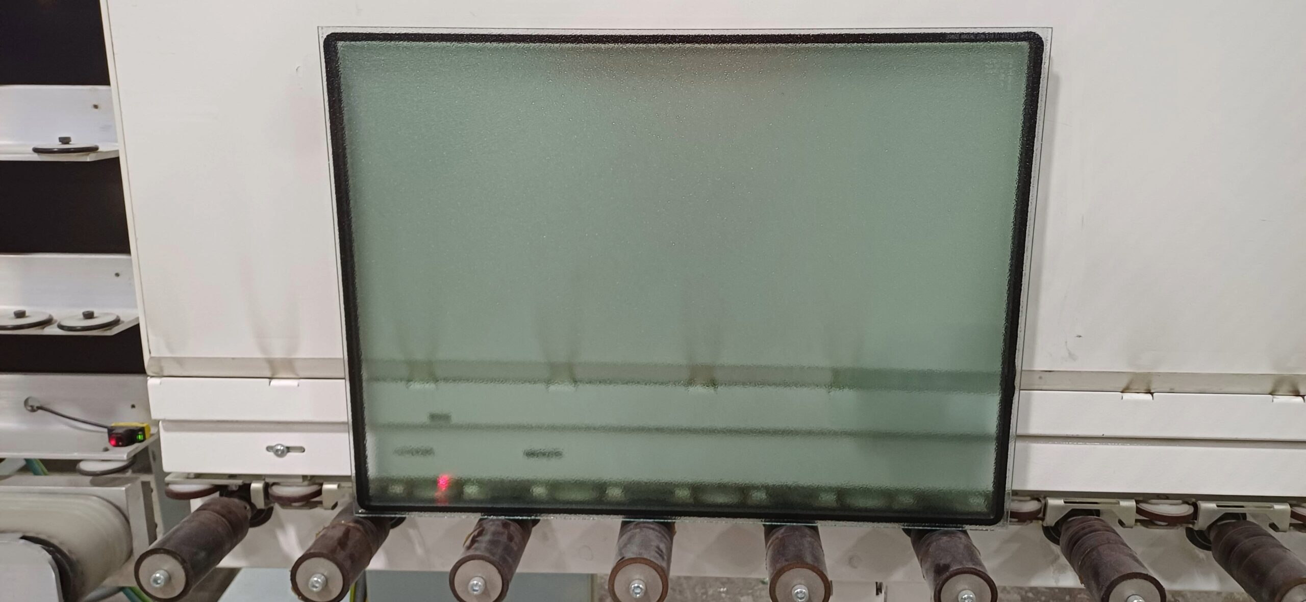 Insulating glass unit on an insulating glass line